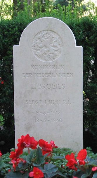 L.Broeils.jpg
