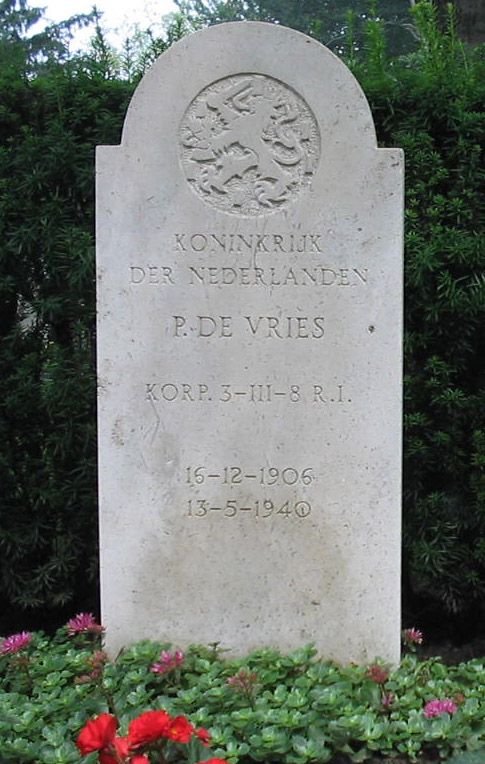 P.de Vries.jpg