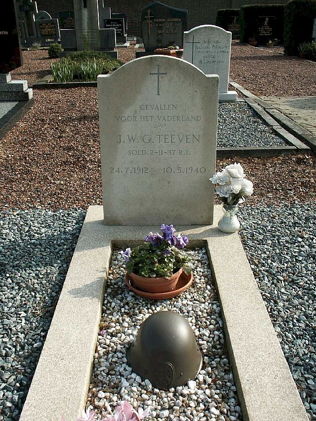 Teeven.jpg