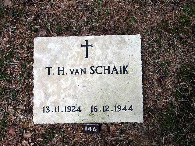 schaik.van.t.h.2005.jpg